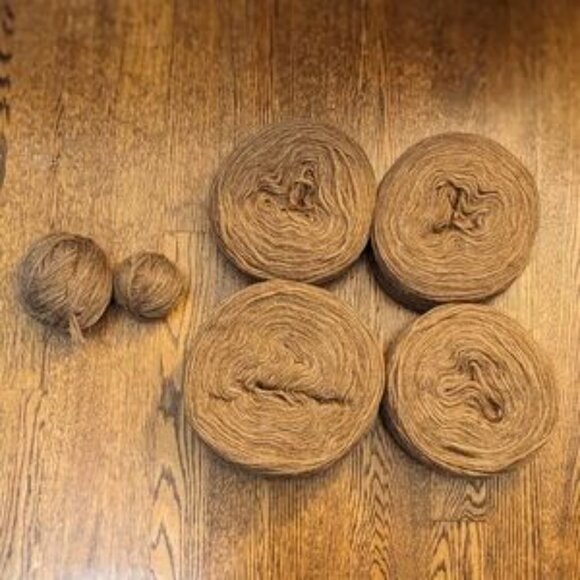 DESTASH: 4+ plates (545g) of Nutiden (Höner och Eir) yarn in Brunte - Picture 3 of 5